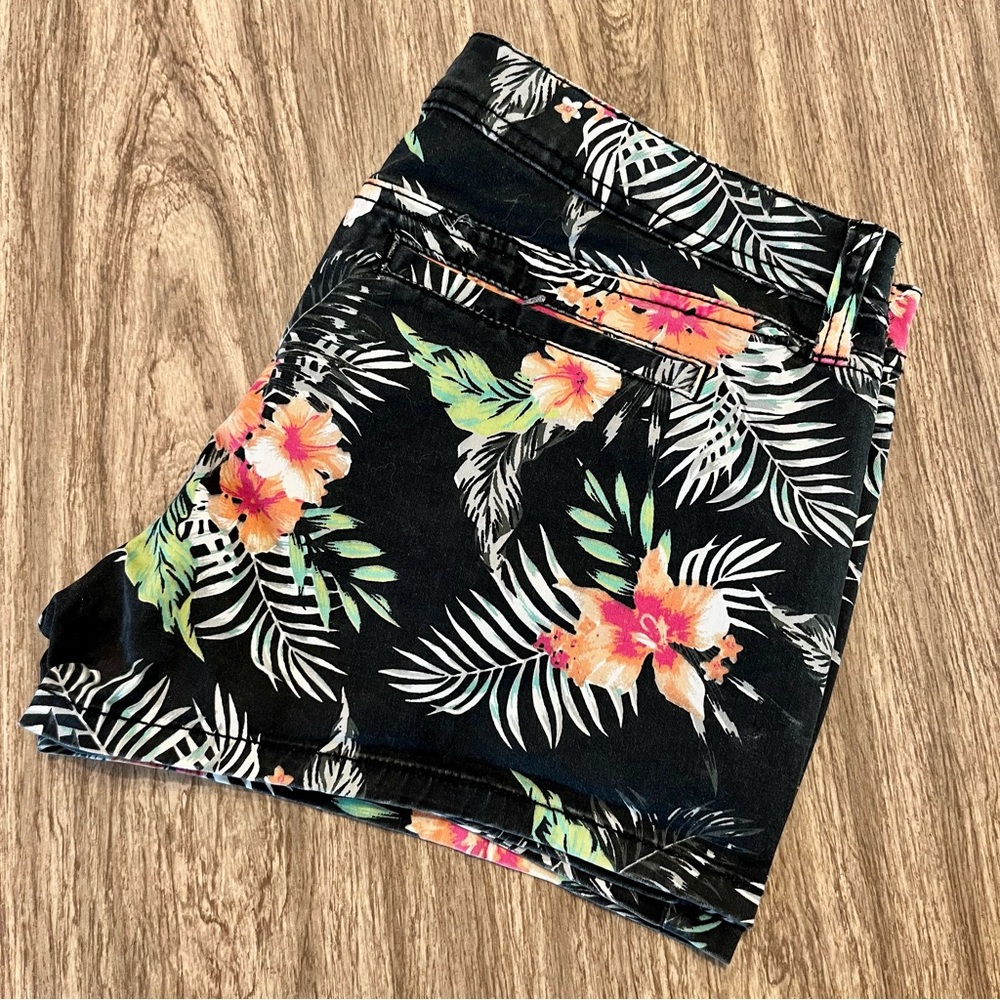 Women’s Juniors ARIZONA JEANS Tropical Shorts | (#82623-10)